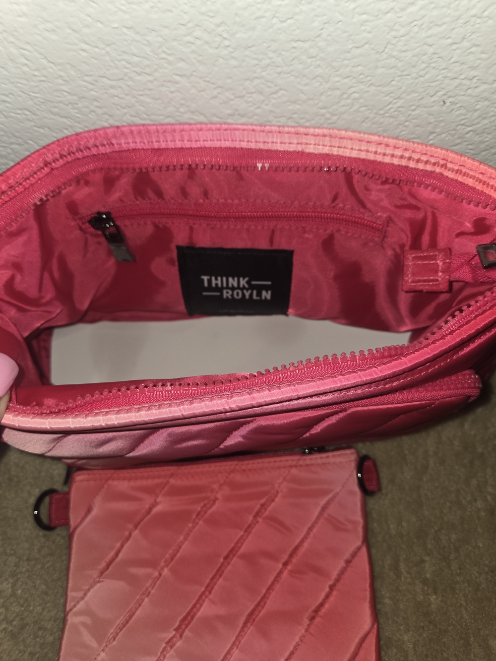 THINK ROYLN Bank Street XL Crossbody Bag With Pouch & Removable Strap NWT - Picture 3 of 9